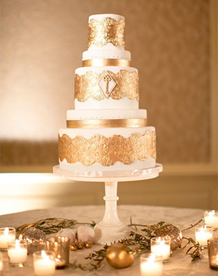 золотой свадебный торт