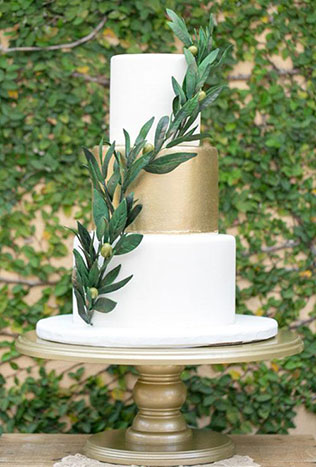 золотой свадебный торт