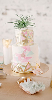 золотой свадебный торт