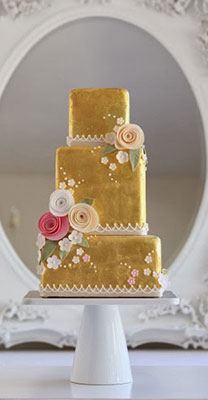 золотой свадебный торт