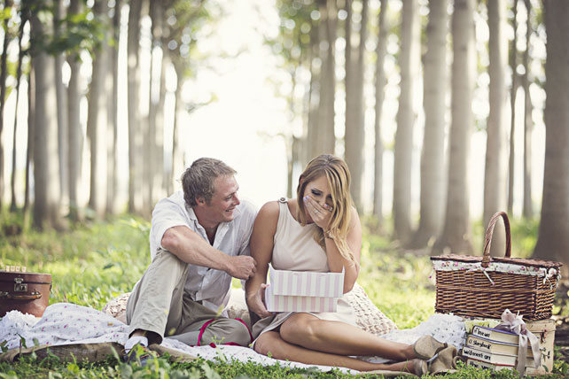 предложение руки на природе