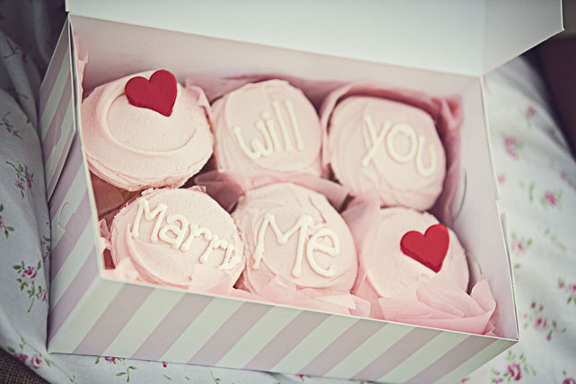 предложение руки на природе