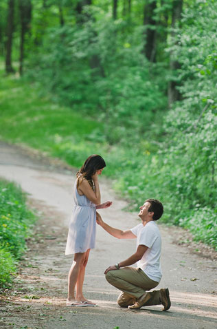 предложение руки на природе