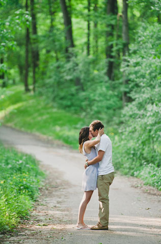 предложение руки на природе