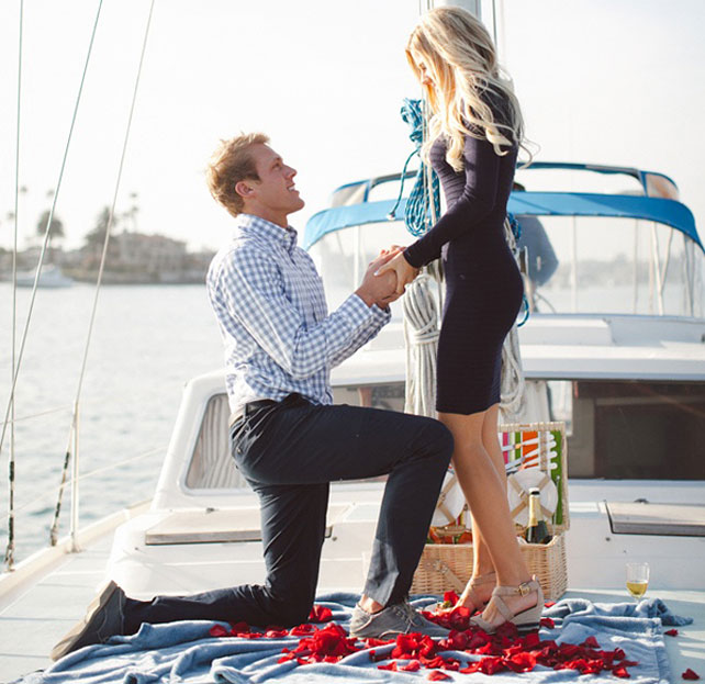 предложение руки на лодке