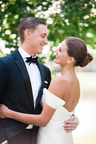 прическа невесты 2019, пучок невесты