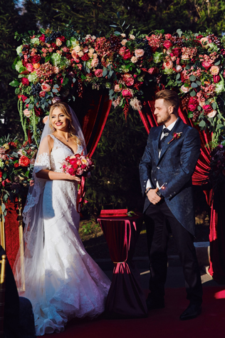 Выбор The-wedding.ru: 7 самых красивых свадеб в цвете марсала 