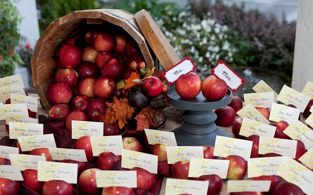 осенняя свадьба, яблоки в декоре
