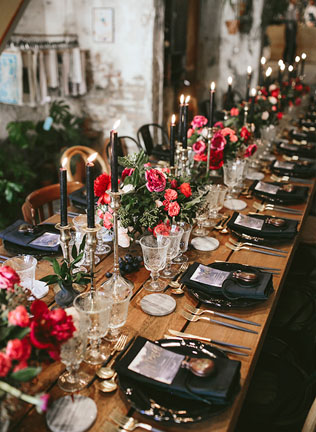 тренды свадебного декора 2019, глубокая и насыщенная цветовая палитра 