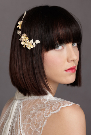 свадебные прически 2021, невеста с каре, гладкое каре 