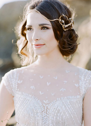 аксессуары для невест 2020, украшение в прическу в стиле минимализм 