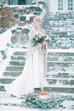 Зимняя свадьба на Даче Винтера - с особым, северным колоритом. Фотограф Анна Забродина 