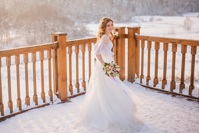 Невесту зимой согревает не шуба, а любовь! Фотограф Даша Бабкина 