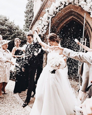 82 песни, которые можно включить во время свадебной церемонии 