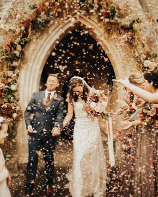 82 песни, которые можно включить во время свадебной церемонии 