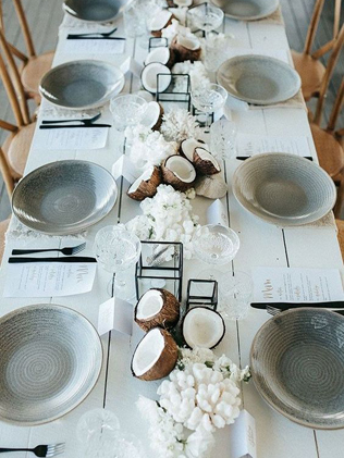 85 идей как сервировать стол на свадьбу 