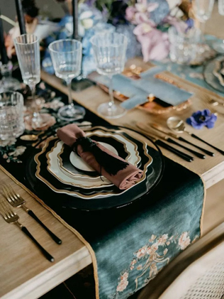 85 идей как сервировать стол на свадьбу 