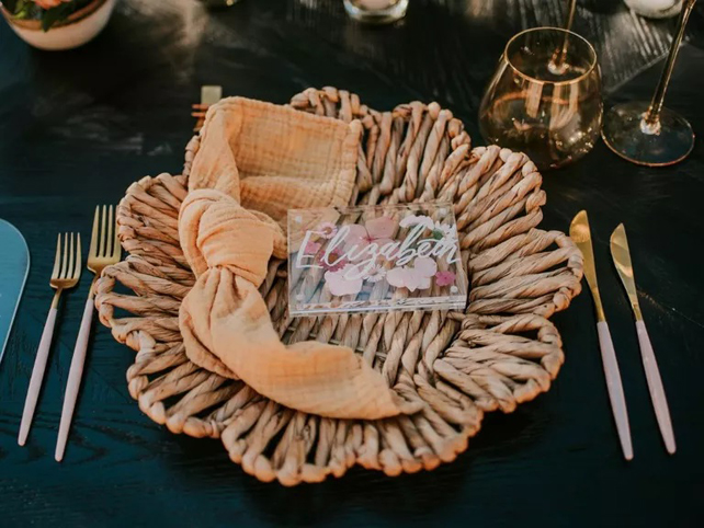 85 идей как сервировать стол на свадьбу 