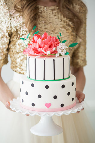 Блестящий золотой верх платья невесты с пайетками 