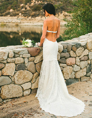 летние свадебные платья с открытой спиной