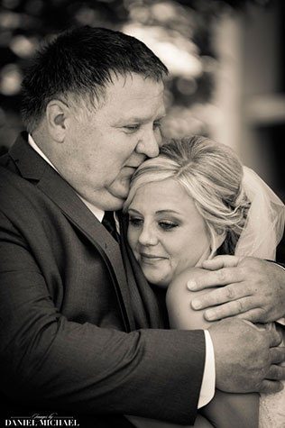 фото невесты с отцом