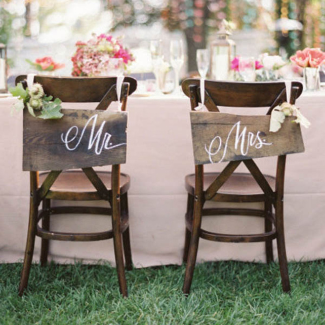Оформление и украшение стульев на свадьбу. Банты на стулья