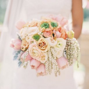Тренд свадебной моды — каскадный букет невесты