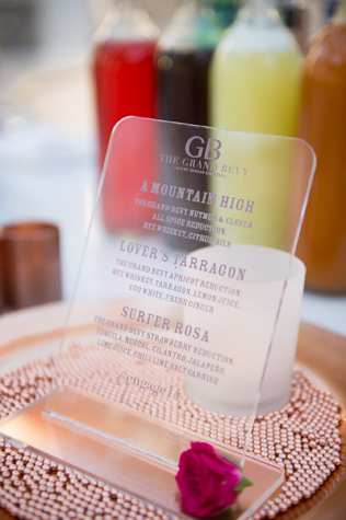 Свадьба в деталях: прозрачное акриловое стекло 