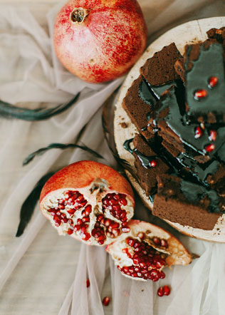 весенняя фотосессия невесты, пирожные