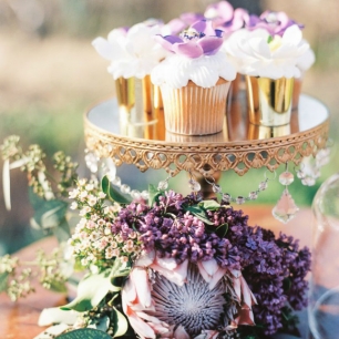 Кристалломания: оттенки аметиста для свадьбы мечты