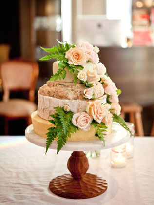 Аппетитный тренд: сырный торт на свадьбу 