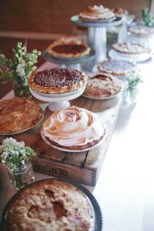 По-домашнему: ароматные пироги вместо свадебного торта! 