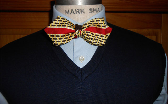 Галстук-бабочка с заостренными концами