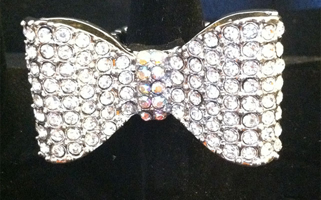 Галстук - бабочка из стразов для жениха и друзей жениха на свадьбе