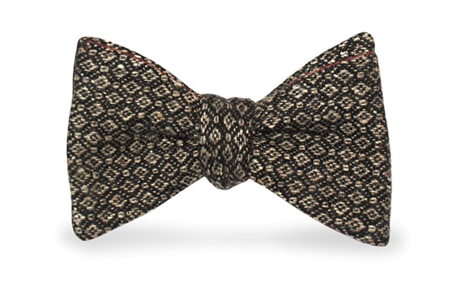 Галстук-бабочка для зимней свадьбы