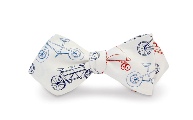 Галстук-бабочка для жениха, увлекающегося автомобилями