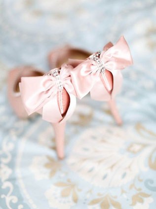 Завяжи на бантик: 40 свадебных туфелек и босоножек 