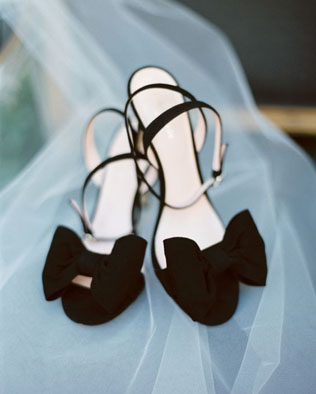 Завяжи на бантик: 40 свадебных туфелек и босоножек 