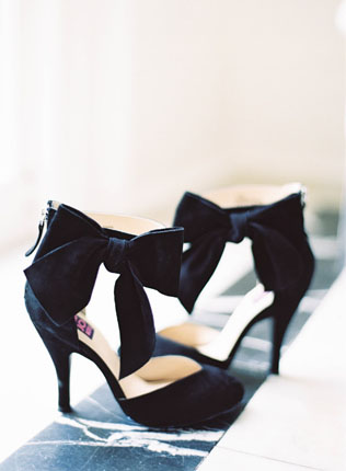 Завяжи на бантик: 40 свадебных туфелек и босоножек 