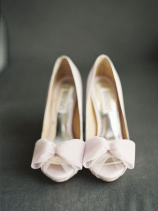 Завяжи на бантик: 40 свадебных туфелек и босоножек 