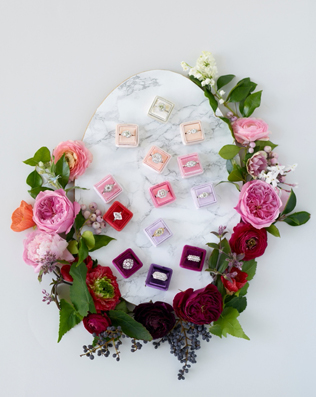 Стильные детали: бархатные коробочки для колец 