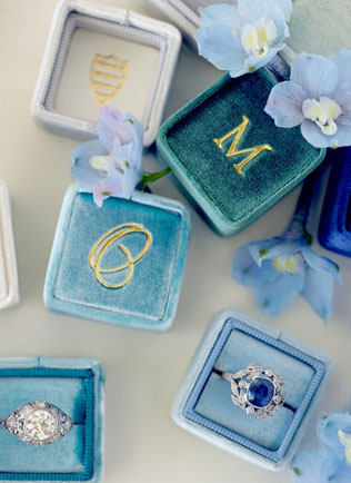 Стильные детали: бархатные коробочки для колец 