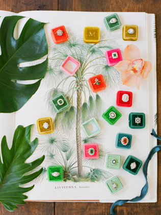 Стильные детали: бархатные коробочки для колец 