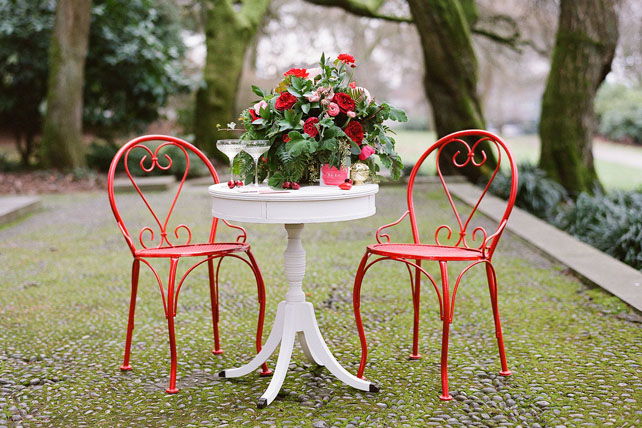 10 идей садовых скамеек, которые украсят дачу на зависть соседке