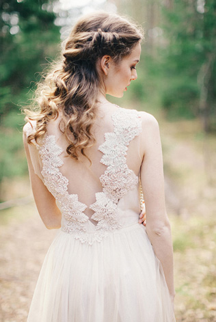 Культовые спинки свадебных платьев 