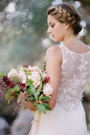 Культовые спинки свадебных платьев 