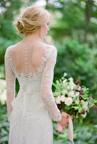 Культовые спинки свадебных платьев 