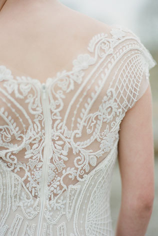 Культовые спинки свадебных платьев 