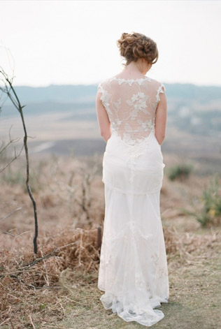 Культовые спинки свадебных платьев 