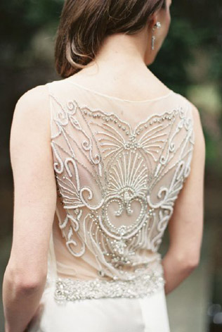 Культовые спинки свадебных платьев 